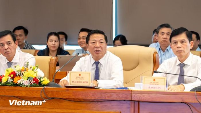 Bộ trưởng Bộ Xây dựng Trần Hồng Minh tại Hội nghị xúc tiến đầu tư phát triển đường bộ cao tốc giai đoạn 2026-2030 vào sáng 29/9. (Ảnh: PV/Vietnam+)