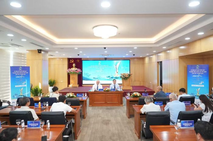 Lãnh đạo Cục Xúc tiến thương mại cung cấp thông tin về chương trình. (Ảnh: Bộ Công Thương)