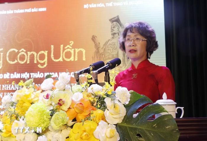 Phó Giáo sư, Tiến sỹ Nguyễn Thị Thu Phương, Viện trưởng Viện Văn hóa, Nghệ thuật, Thể thao và Du lịch, phát biểu đề dẫn hội thảo. (Ảnh: Thanh Thương/TTXVN)