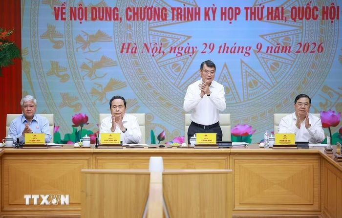 Thủ tướng Lê Minh Hưng và Chủ tịch Quốc hội Trần Thanh Mẫn đồng chủ trì Hội nghị Ban Thường vụ Đảng ủy Chính phủ và Ban Thường vụ Đảng ủy Quốc hội. (Ảnh: Dương Giang/TTXVN)
