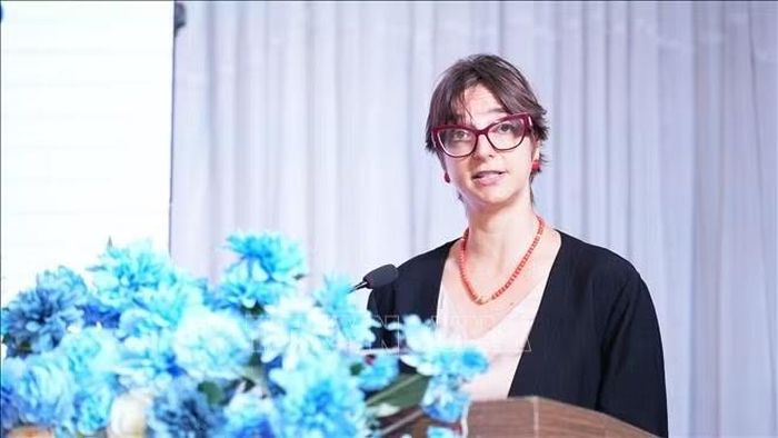 Bà Federica Dispenza, Trợ lý Trưởng Đại diện Thường trú Chương trình Phát triển Liên hợp quốc (UNDP), Trưởng nhóm quản trị và tham gia Ủy ban Công ước CERD, phát biểu.