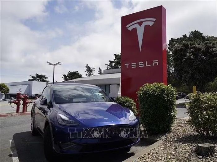 Một cửa hàng Tesla ở San Mateo, California, Mỹ. Ảnh: THX/TTXVN