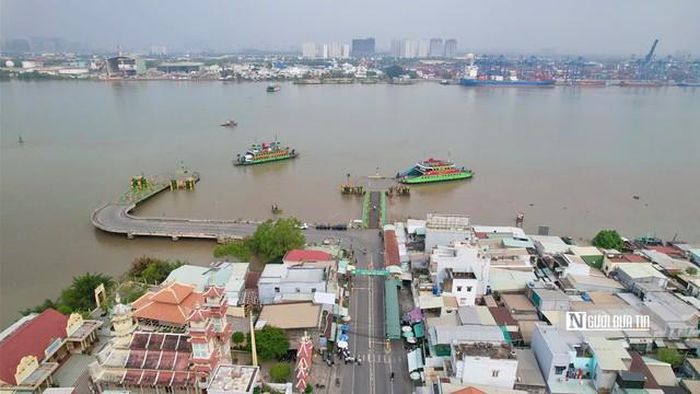 Phà Cát Lái, tuyến vận tải từ Tp.HCM qua Đồng Nai và ngược lại. 