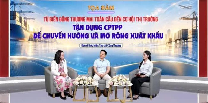 Khách mời trao đổi tại tạo đàm.