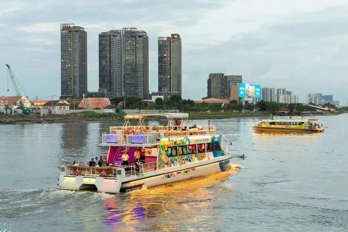 Du lịch đường thủy được TP Hồ Chí Minh xác định là một trong những sản phẩm có tiềm năng thu hút du khách.