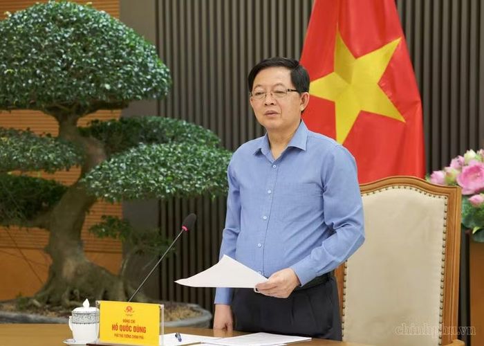 Phó thủ tướng Hồ Quốc Dũng phát biểu tại cuộc họp. Ảnh: VGP.