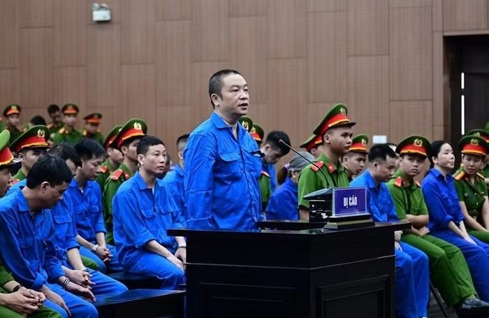 Bị cáo Trần Văn Trường, cựu Viện trưởng Viện pháp y tâm thần Trung ương tại phiên tòa. Ảnh: Vũ Phương.