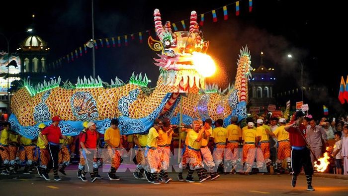 Hoạt động văn hóa truyền thống được tổ chức tại Tòa Thánh Cao Đài Tây Ninh, góp phần bảo tồn và phát huy bản sắc văn hóa của Tây Ninh trong thời kỳ mới. Ảnh: Minh Phú - TTXVN