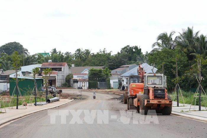 Nhiều dự án đường giao thông tại Đắk Lắk được giải phóng mặt bằng sau nhiều năm trì trệ, góp phần đẩy nhanh tiến độ dự án. Ảnh: Tuấn Anh – TTXVN