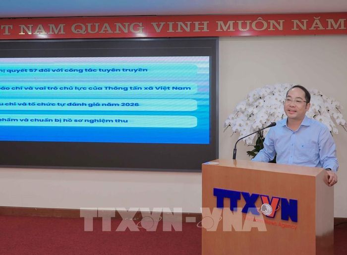 Ông Nguyễn Văn Khải, Phó Giám đốc Trung tâm Truyền thông khoa học và Công nghệ (Bộ Khoa học và Công nghệ) trình bày chuyên đề tại buổi tập huấn. Ảnh: Phan Phương – TTXVN