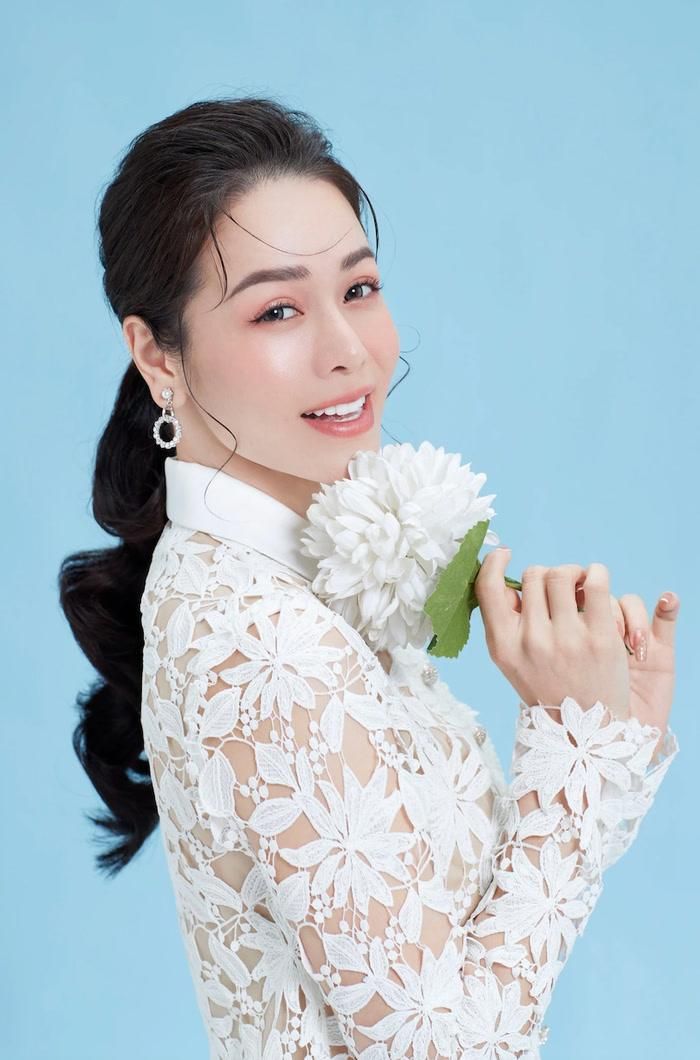 Vì thế, khi nói về hạnh phúc hiện tại của Nhật Kim Anh, điều nổi bật nhất vẫn nằm ở chính hành trình làm nghề. 