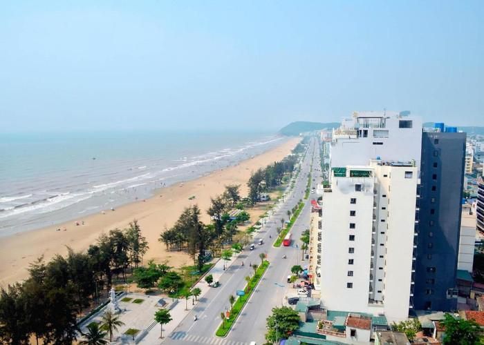Biển Sầm Sơn nhìn từ trên cao.