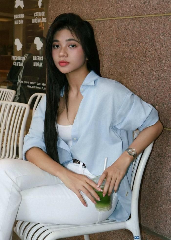 Á hậu Minh Kiên lựa chọn cách trả lời hài hước trước những tin đồn lan truyền trên mạng xã hội.