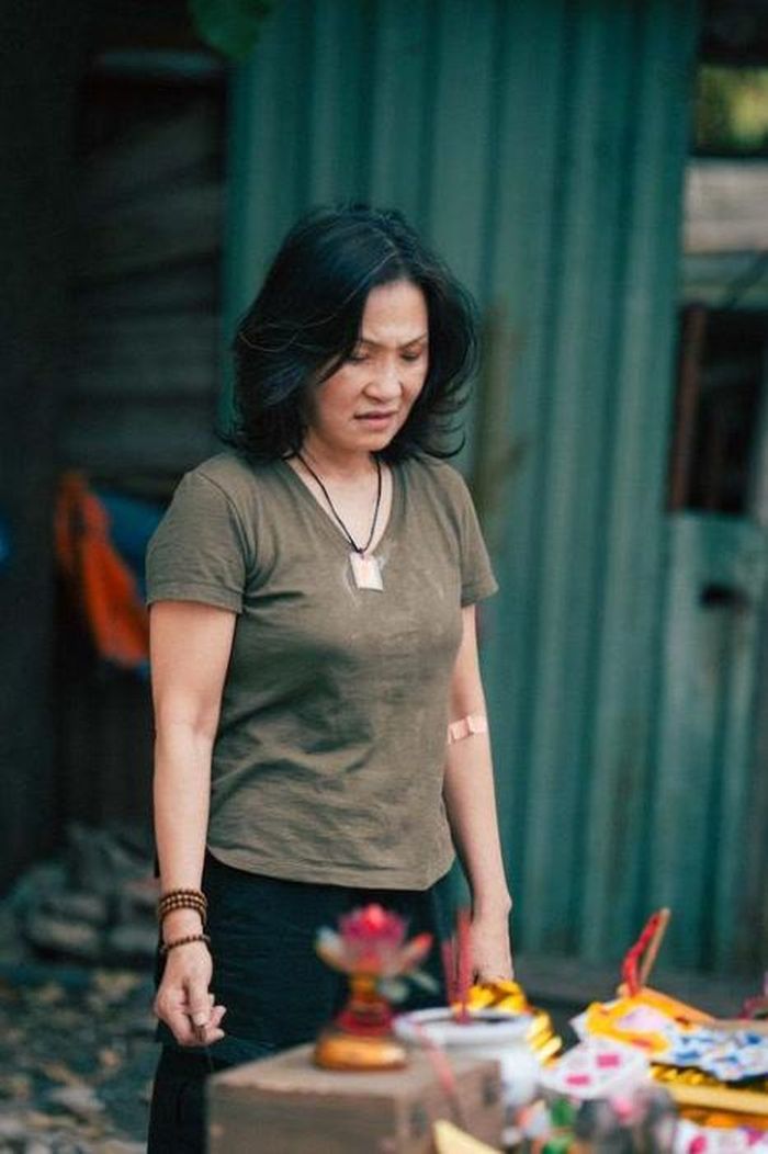 Hồng Đào đảm nhận vai bà Mũi Trong Lên Hương.