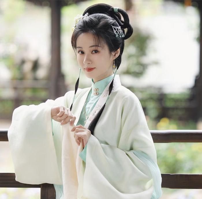 Đỗ Thúy Tước là em gái Đỗ Chính - người từng cứu mạng Lâm Cẩm Kỳ. Sau khi Lâm Cẩm Kỳ đưa hai anh em về Lâm gia, cả hai không cam chịu sống yên phận.