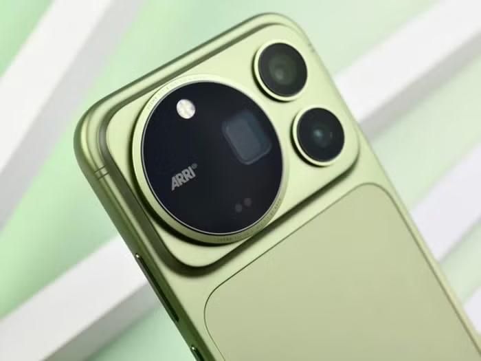 Hệ thống camera được phát triển với sự hợp tác của hãng máy ảnh Đức ARRI