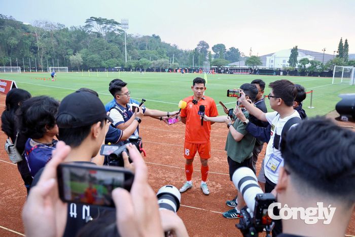 Tiền vệ khoác áo CLB Hà Nội FC tin tưởng Việt Nam có được kết quả tốt trước Thái Lan để giành vé vào chơi trận chung kết FIFA ASEAN CUP 2026. Ảnh: Phạm Đình.