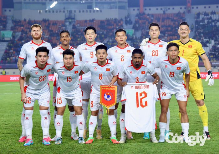 Những gương mặt đá chính: Lê Giang Patrik; Adou Minh, Việt Anh, Ngọc Bảo; Tiến Anh, Cao Pendant Quang Vinh, Thành Long, Minh Khoa, Tuấn Tài; Đình Bắc, Tài Lộc. Ảnh: Phạm Đình.