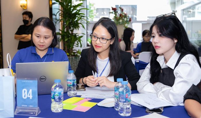 Mọi phòng ban trong tổ chức đều ảnh hưởng đến trải nghiệm khách hàng. Ảnh: VPERIA 
