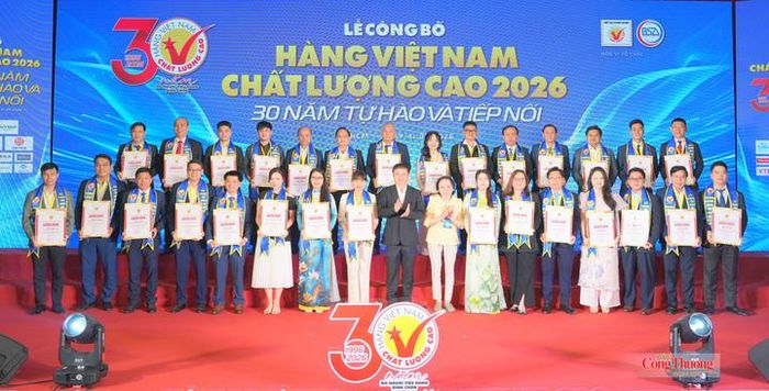 Vinh danh doanh nghiệp đạt nhãn hiệu Hàng Việt Nam chất lượng cao 2026.