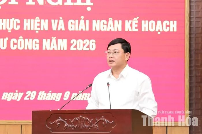 Phó Chủ tịch Thường trực UBND tỉnh Mai Xuân Liêm phát biểu tại hội nghị.