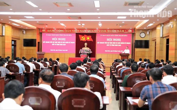 Toàn cảnh hội nghị.