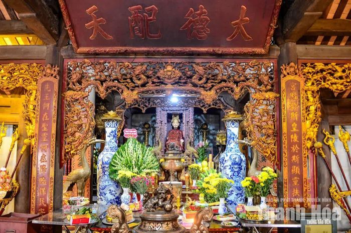 Hậu cung là nơi thờ vua Lê Thái Tổ.