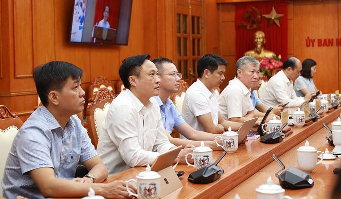  Đại biểu dự hội nghị ở điểm cầu thành phố Bắc Ninh.  