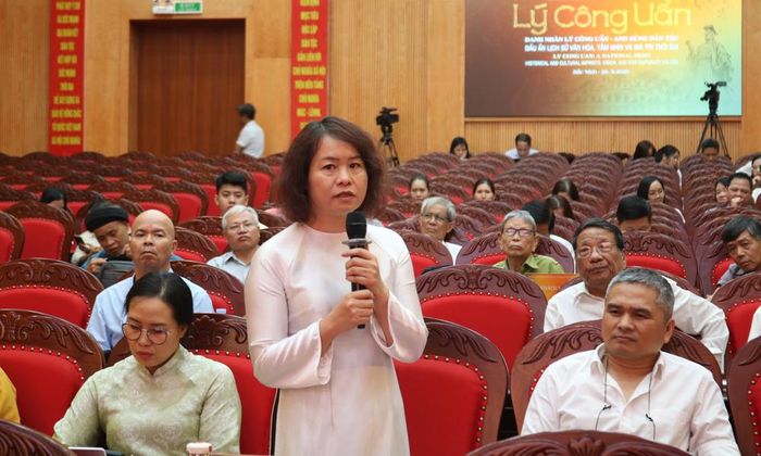  Tiến sĩ Phạm Lan Anh, đại biểu Sở Văn hóa, Thể thao và Du lịch thành phố Hà Nội thảo luận tại hội thảo.  
