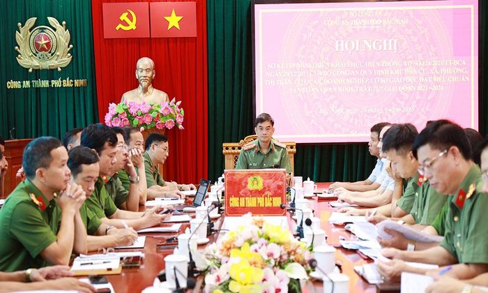 Đại tá Đỗ Đức Trịnh chủ trì ở điểm cầu thành phố Bắc Ninh.
