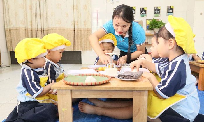 Hoạt động trải nghiệm của cô và trò Trường Mầm non Âu Cơ (phường Nếnh).