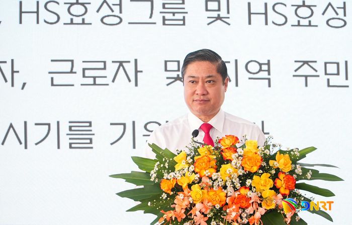 Phó Chủ tịch UBND thành phố Phan Thái Bình phát biểu tại buổi lễ. Ảnh: HỒ QUÂN