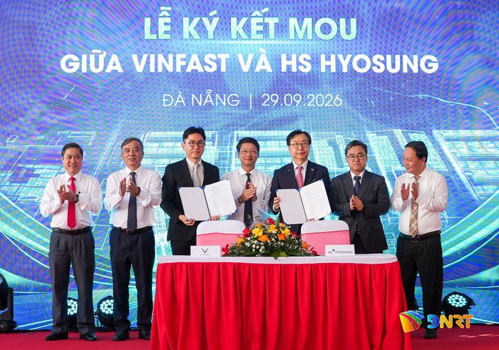 Tập đoàn HS Hyosung và Công ty VinFast Việt Nam ký kết hợp tác. Ảnh: HỒ QUÂN