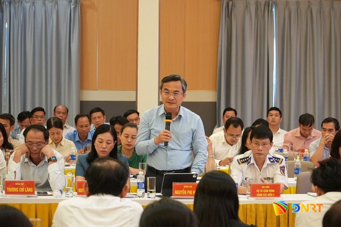 Phó Chủ tịch Ủy ban MTTQ Việt Nam thành phố Nguyễn Phi Hùng phát biểu tại hội nghị. Ảnh: HỒ QUÂN