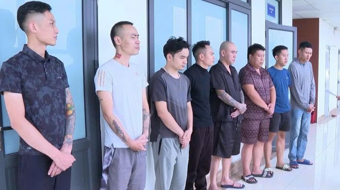 Các đối tượng tại cơ quan Công an.