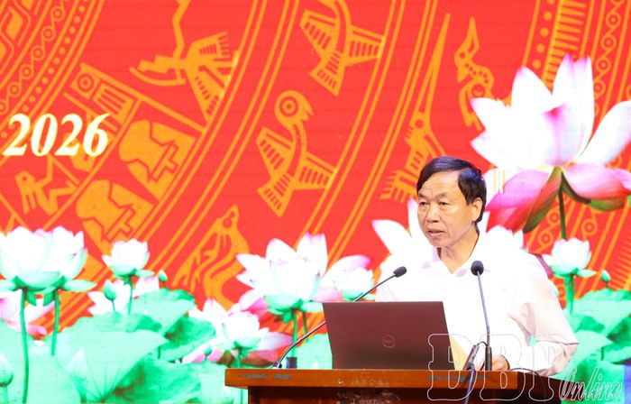 Đồng chí Lê Văn Lương, Phó Bí thư Tỉnh ủy, Chủ tịch UBND tỉnh phát biểu chỉ đạo hội nghị. 