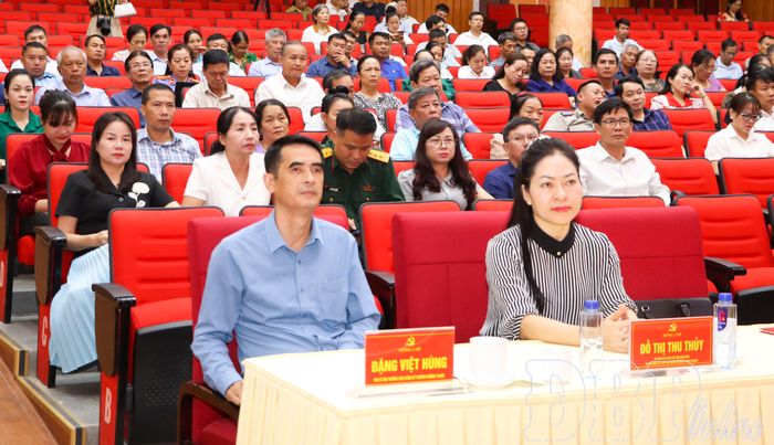 Đại biểu phường Mường Thanh dự hội nghị.