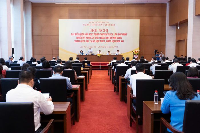 Quang cảnh Hội nghị đại biểu Quốc hội hoạt động chuyên trách lần thứ nhất, nhiệm kỳ Quốc hội khóa XVI.