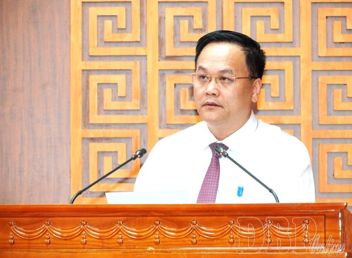 Đồng chí Nguyễn Tiến Đạt, Ủy viên Ban Chấp hành Đảng bộ tỉnh, Giám đốc Sở Nội vụ, Phó Chủ tịch Thường trực Hội đồng Thi đua - Khen thưởng tỉnh phát biểu tại lễ ký kết.