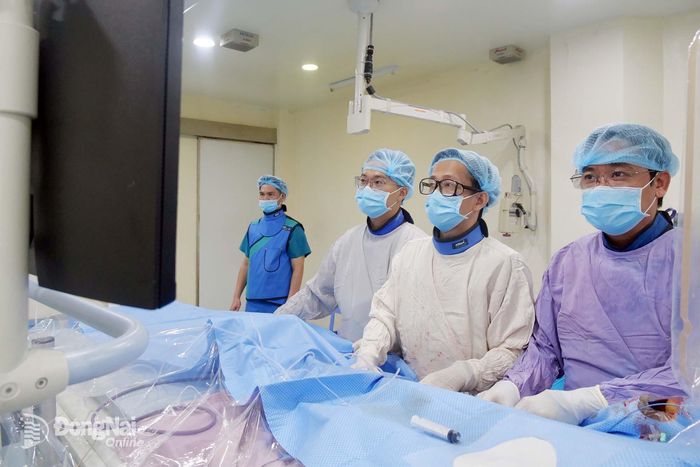 Một ca can thiệp tim mạch tại Bệnh viện Đa khoa Thống Nhất.