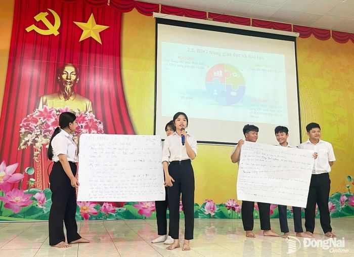 Học sinh được trang bị kiến thức về bình đẳng giới, xây dựng nhận thức về sự tôn trọng, chia sẻ và không định kiến từ môi trường học đường. Ảnh: CTV