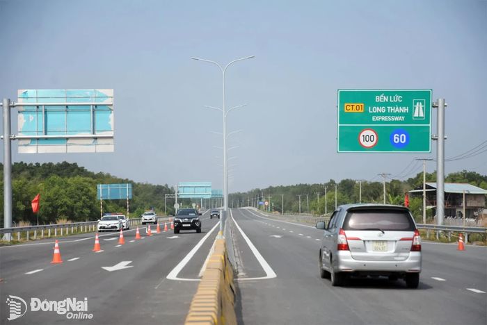 Trước đó, vào đầu năm 2025, 2 đoạn tuyến đầu tiên dài gần 10km của dự án đã được đưa vào khai thác tạm. Trong đó có đoạn từ nút giao Phước An đến nút giao quốc lộ 51 dài hơn 6km trên địa bàn thành phố Đồng Nai. Ảnh: Phạm Tùng