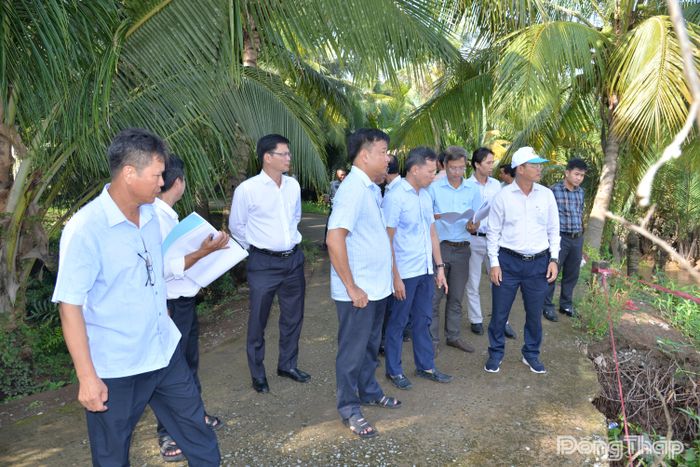 Đồng chí Nguyễn Phước Thiện yêu cầu sớm triển khai Dự án Xử lý sạt lở bờ sông Tiền khu vực cù lao Tân Phú Đông, xã Tân Thới.