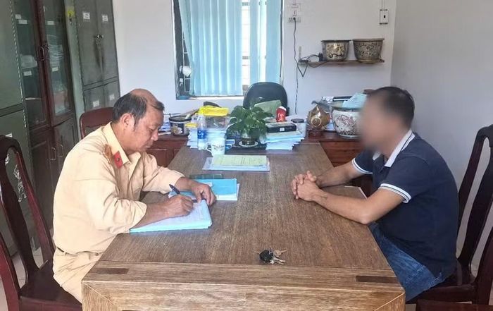  Anh Đ. đã bị xử phạt gần 6 triệu đồng. Ảnh: Văn Kiên 