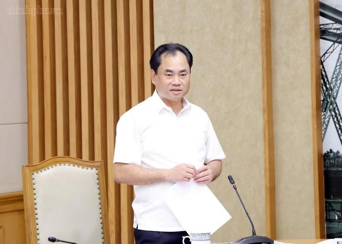Bộ trưởng Bộ Nông nghiệp và Môi trường Trịnh Việt Hùng báo cáo tại cuộc họp. Ảnh: chinhphu.vn/Gia Huy