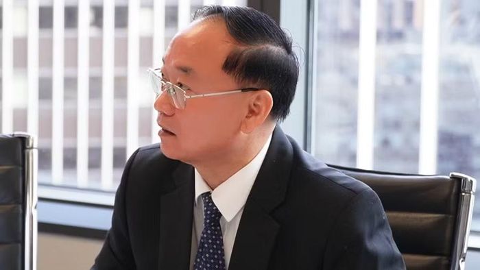 Bí thư Tỉnh ủy Thái Đại Ngọc trao đổi với các đối tác tại buổi làm việc. Ảnh: Ngọc Luận