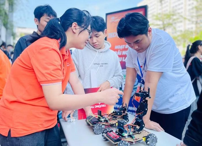 Các trường đại học, cơ sở giáo dục nghề nghiệp tăng cường tổ chức các khóa học hướng nghiệp, nâng cao kỹ năng số, kỹ năng khởi nghiệp. Ảnh: T.D
