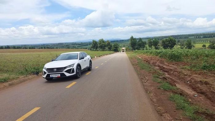  Hạ tầng giao thông xã Lơ Pang kết nối quốc lộ 19 và nhiều tuyến đường giao ở các xã, vùng lân cận mở ra không gian phát triển kinh tế. Ảnh: N.D 
