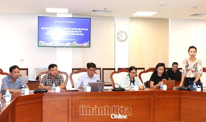 Đại diện đoàn công tác của Ban Văn hóa - Giải trí Đài Truyền hình Việt Nam phát biểu tại buổi làm việc.
