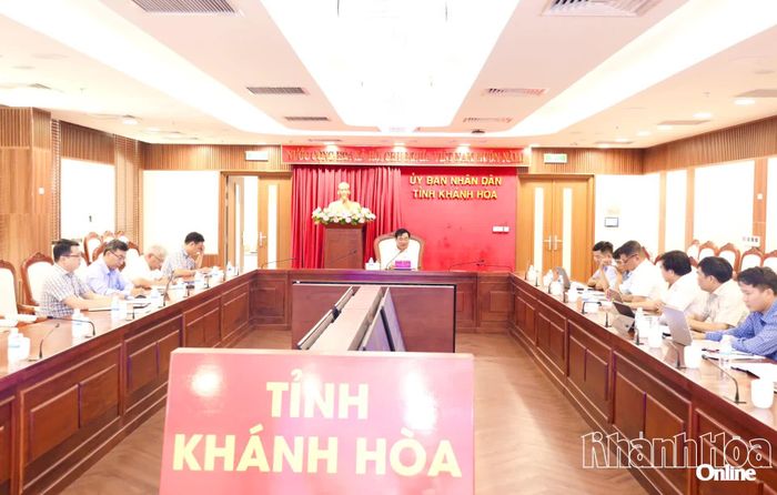 Quang cảnh cuộc họp.